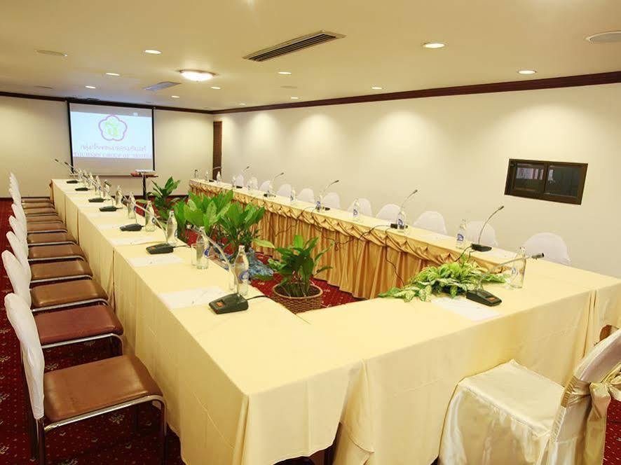 Thumrin Hotel Trang Exterior photo